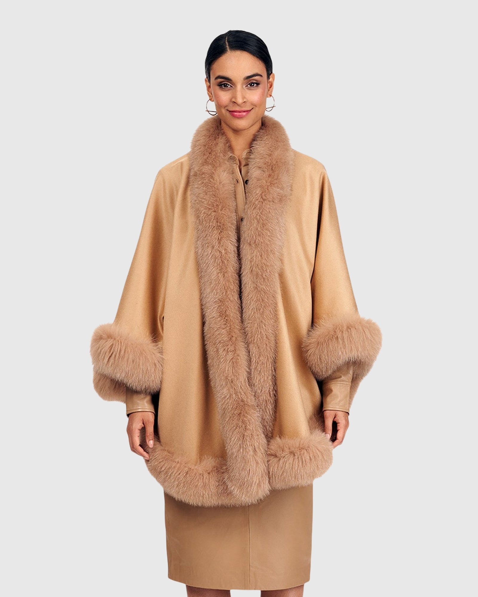 Cashmere Capelet With Fox Trim | Light Camel