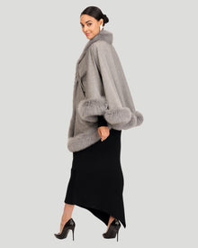 Cashmere Capelet With Fox Trim | Light Gray