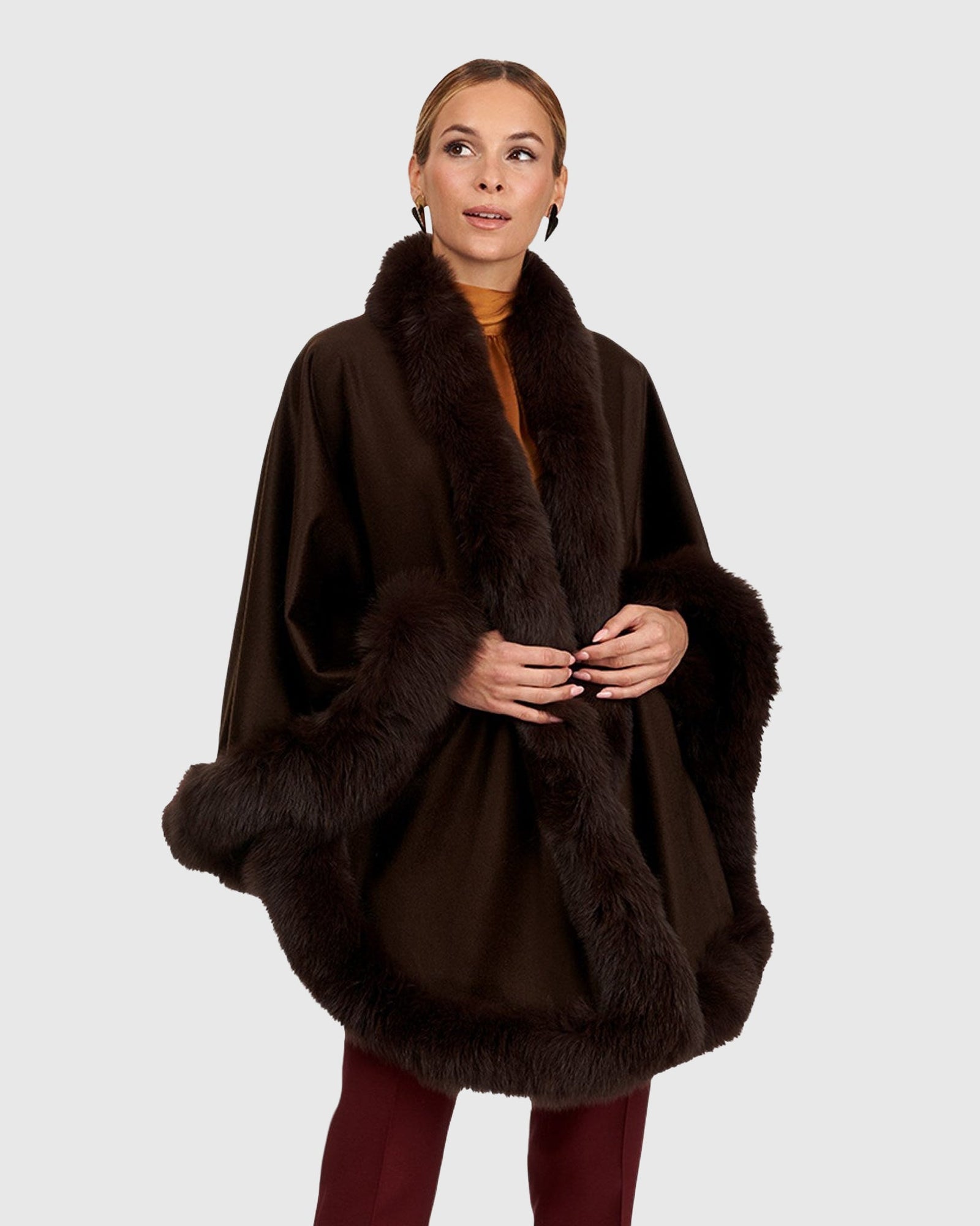 Cashmere Capelet With Fox Trim | Dark Brown