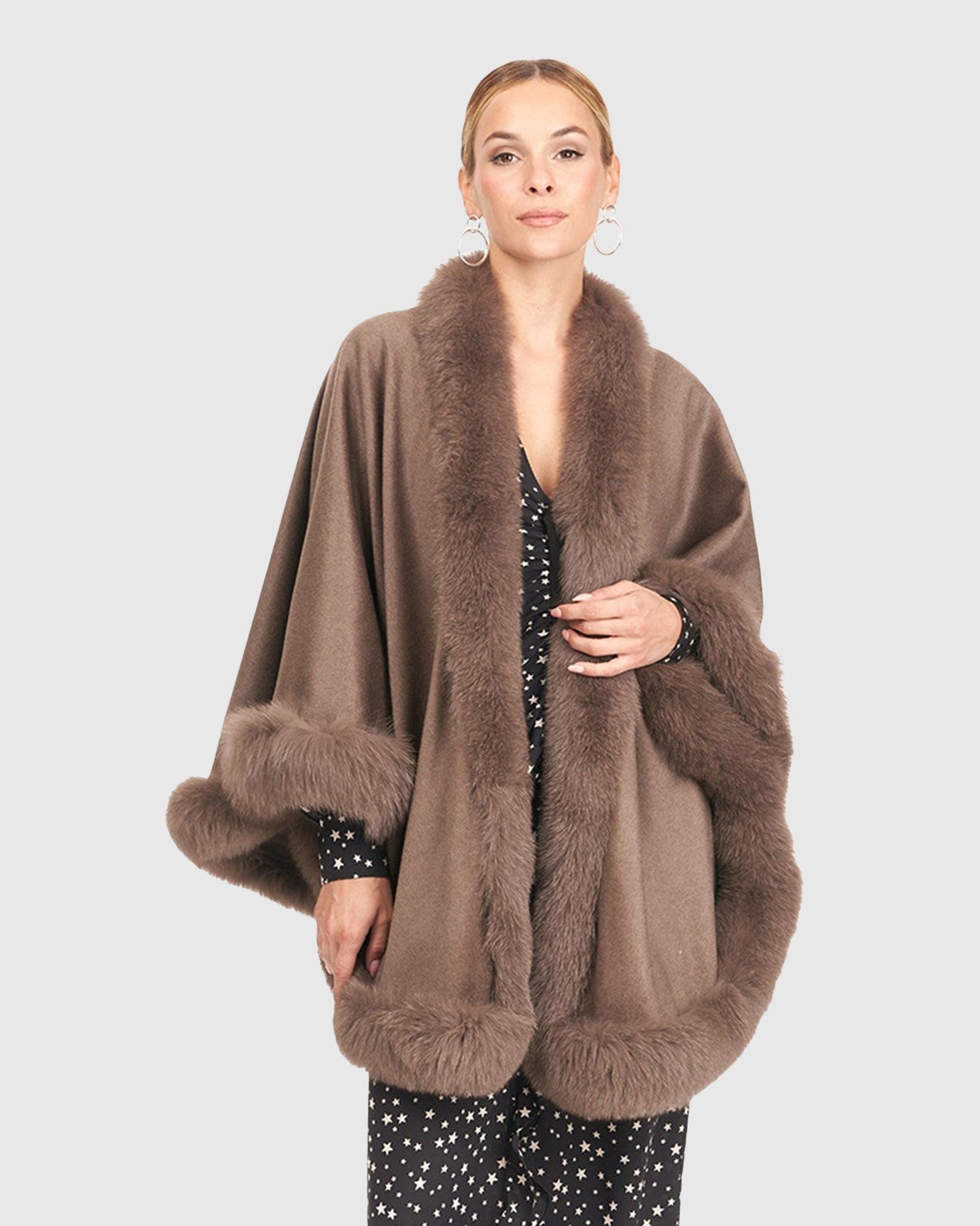 Cashmere Capelet With Fox Trim | Khaki Taupe