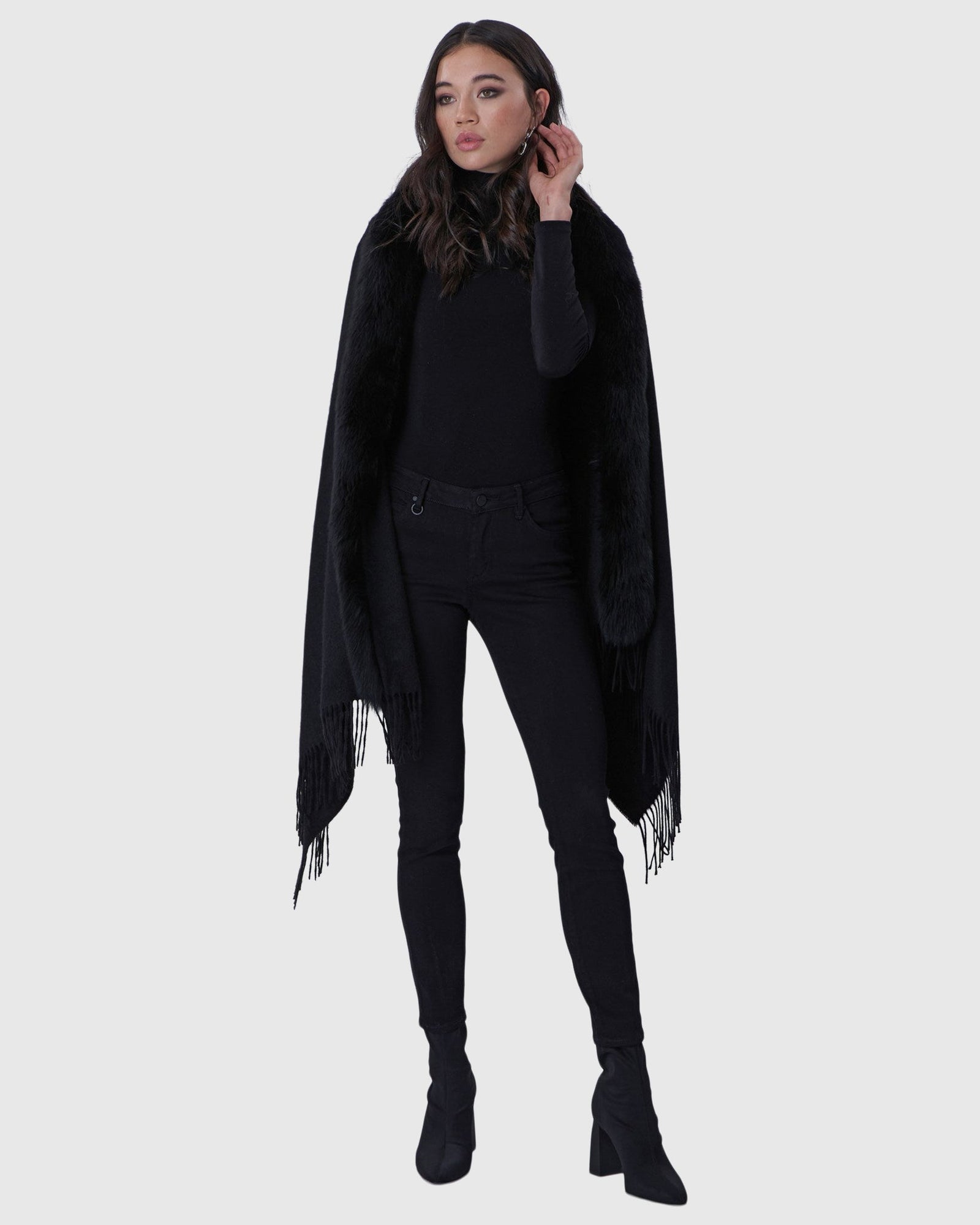 Cashmere Stole With Fox Trim | Black