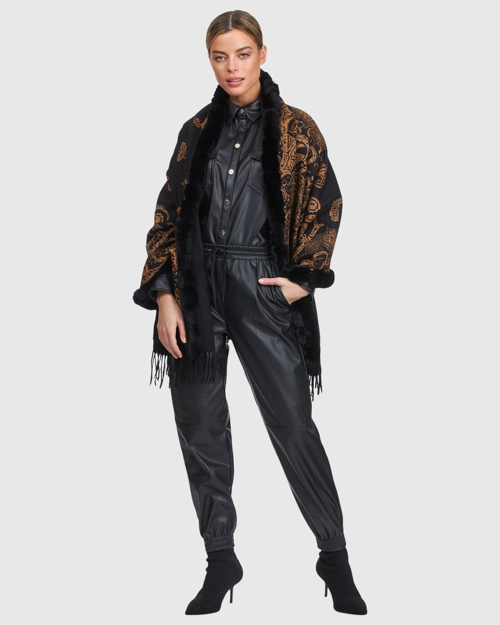 Cashmere Stole With Rex Rabbit Square Top And Bottom | Black Gold Paisley