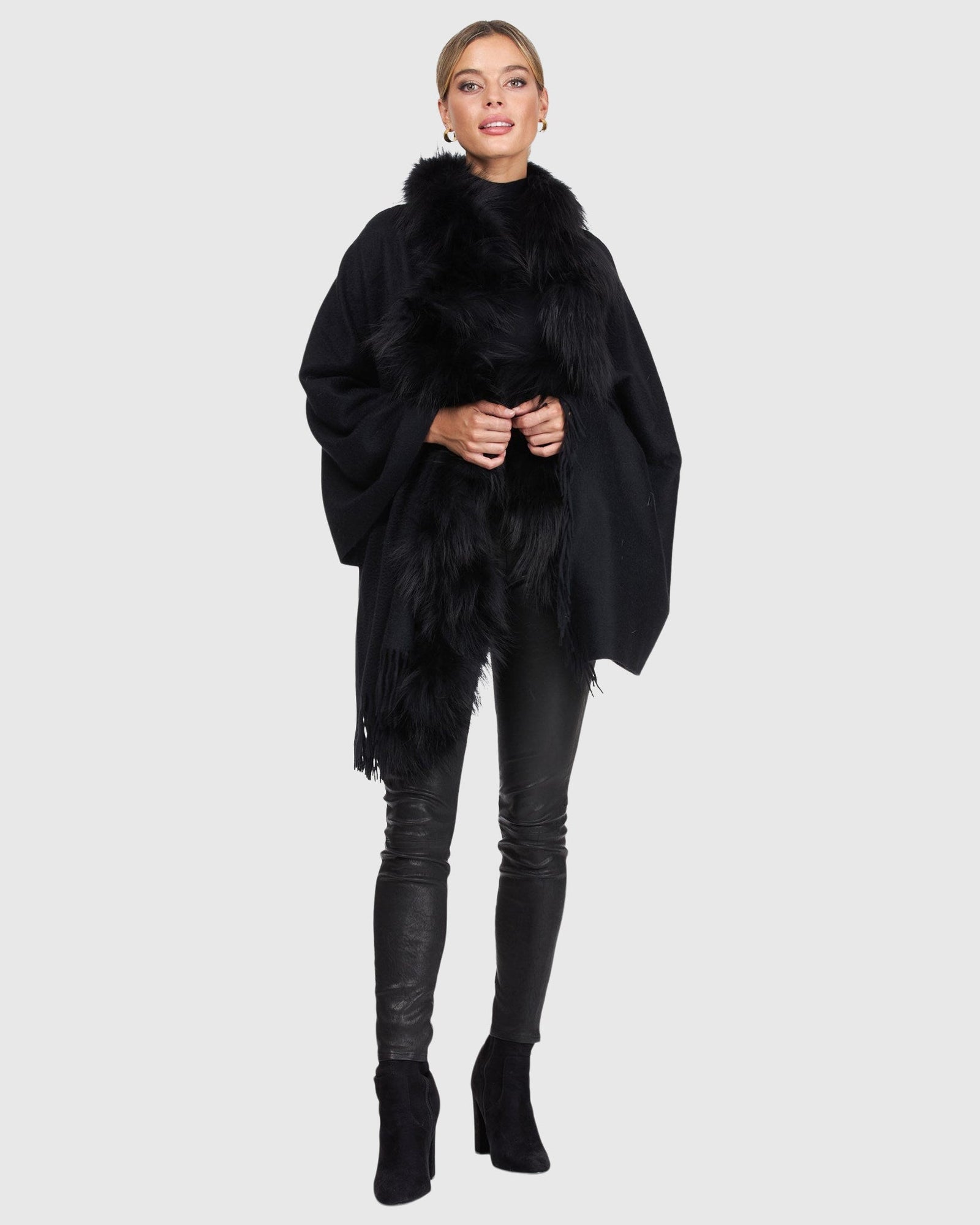 Cashmere Stole With Silver Fox And Cashmere Fringes | Black