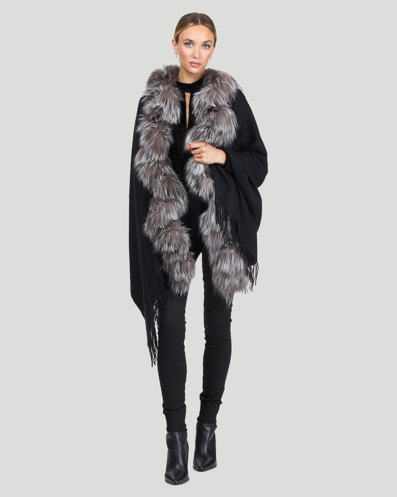 Cashmere Stole With Fo And Cashmere Fringes | Women | Black x Silver