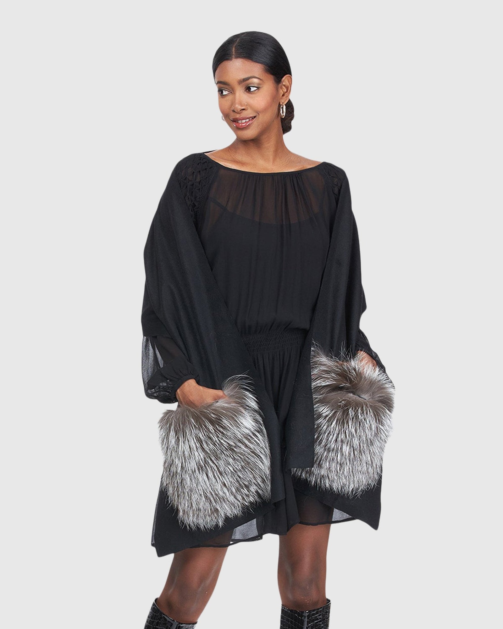 Cashmere Stole With Silver Fox Fur Patch Pockets | Black/Silver