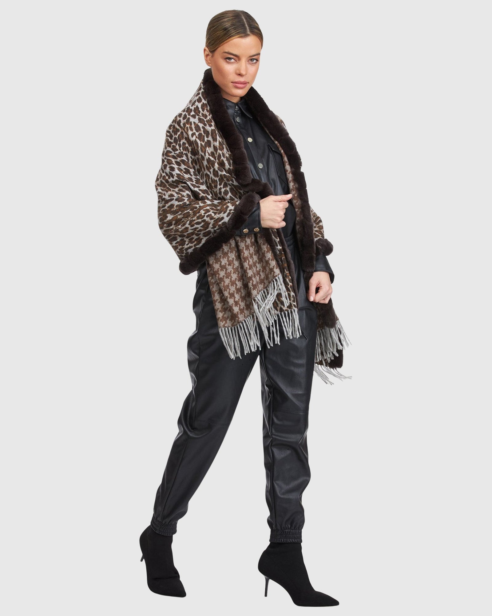 Double Face Cashmere Stole With Rex Rabbit Fur Trim | Brown Animal Print/Houndstooth