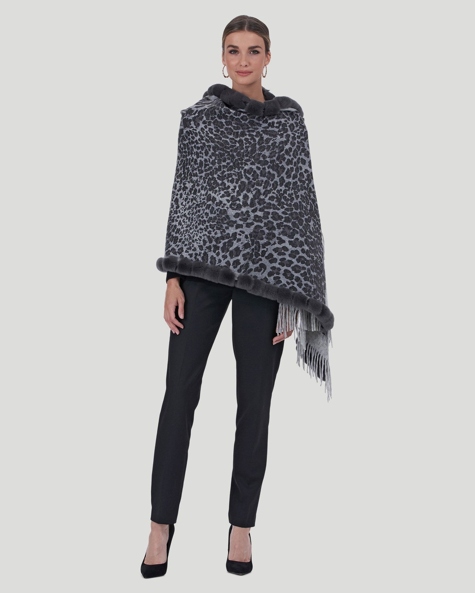 Double Face Cashmere Stole With Re Rabbit Square Top And Bottom | Women | Gray Snow Leopard x Animal Print