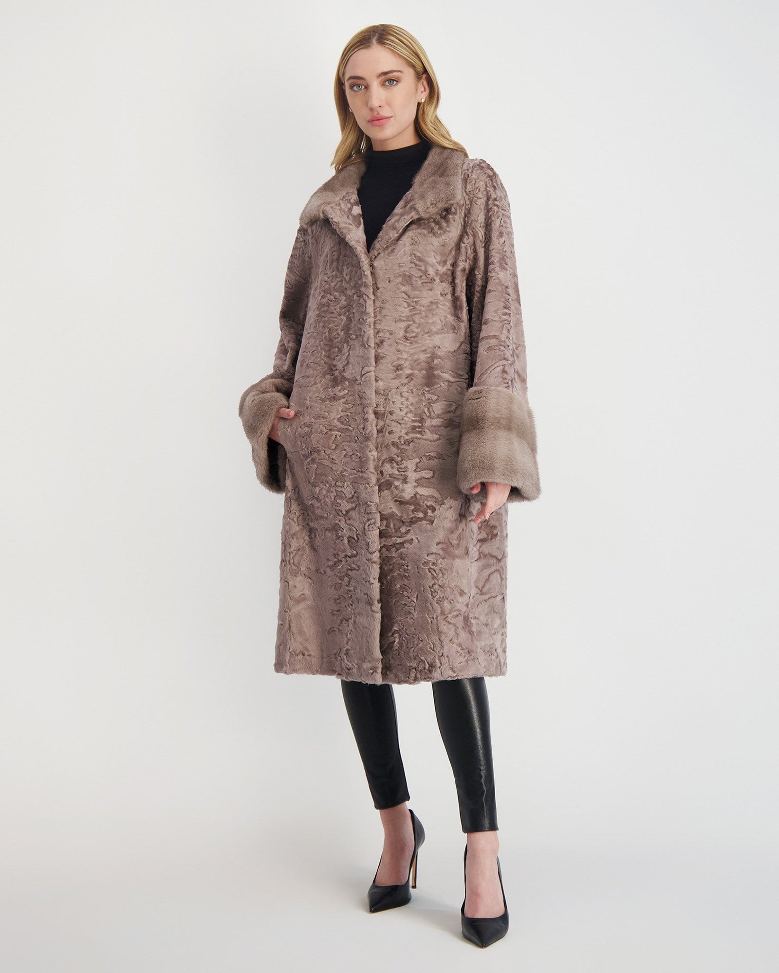 Lamb Short Coat With Mink Trim | Women | Beige