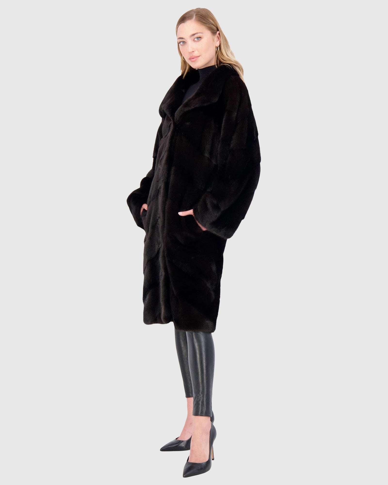 Mink Short Coat | Black (V3)