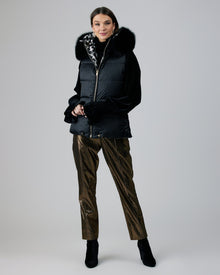 Reversible Après-Ski Vest With Detachable Fo Hood Trim | Women | Snow Leopard x Black