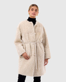 Reversible Collarless Select Shearling Lamb Short Coat With Buttons | Beige/Beige