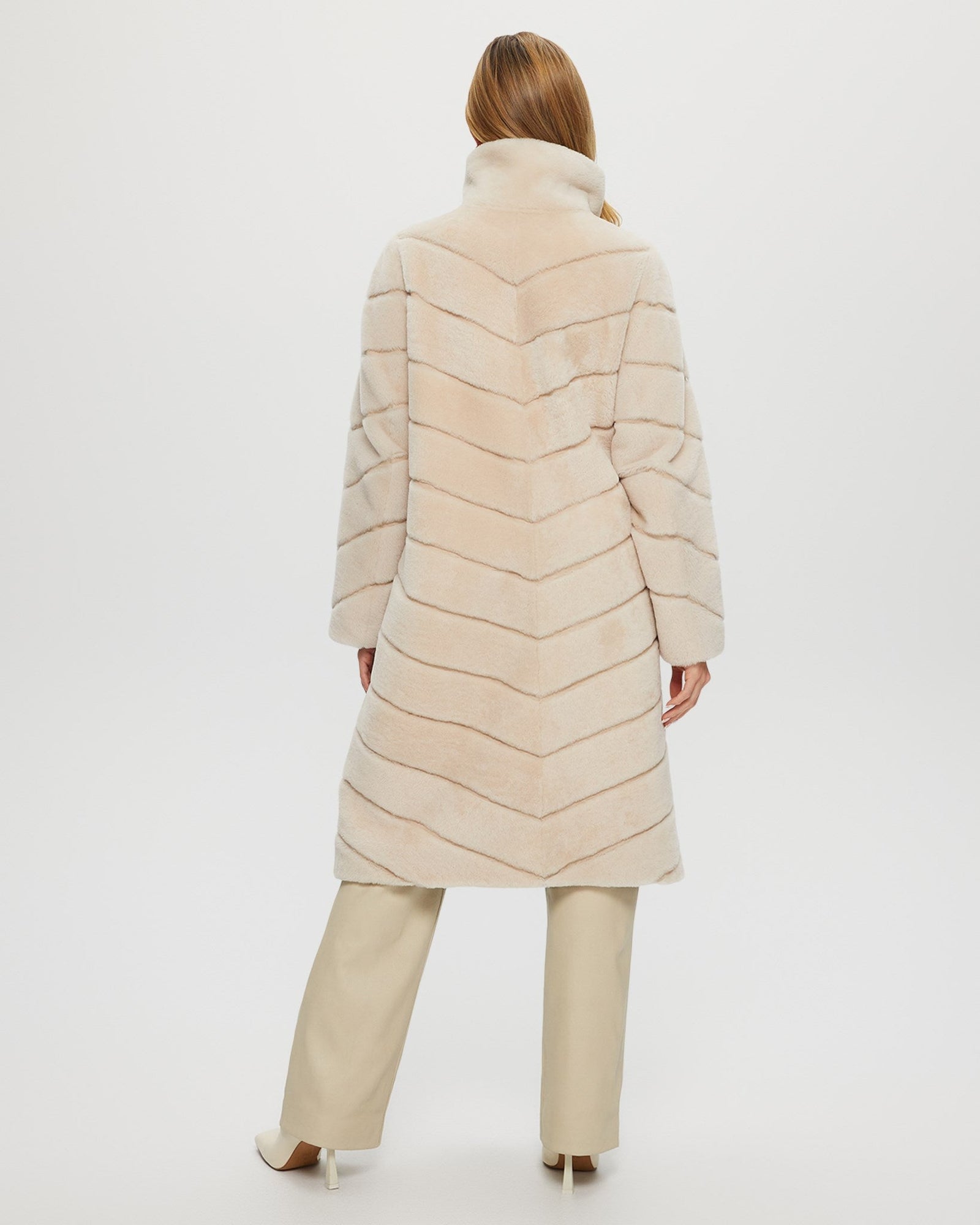 Reversible Select Shearling Lamb Chevron Short Coat | Women | Cream x Black