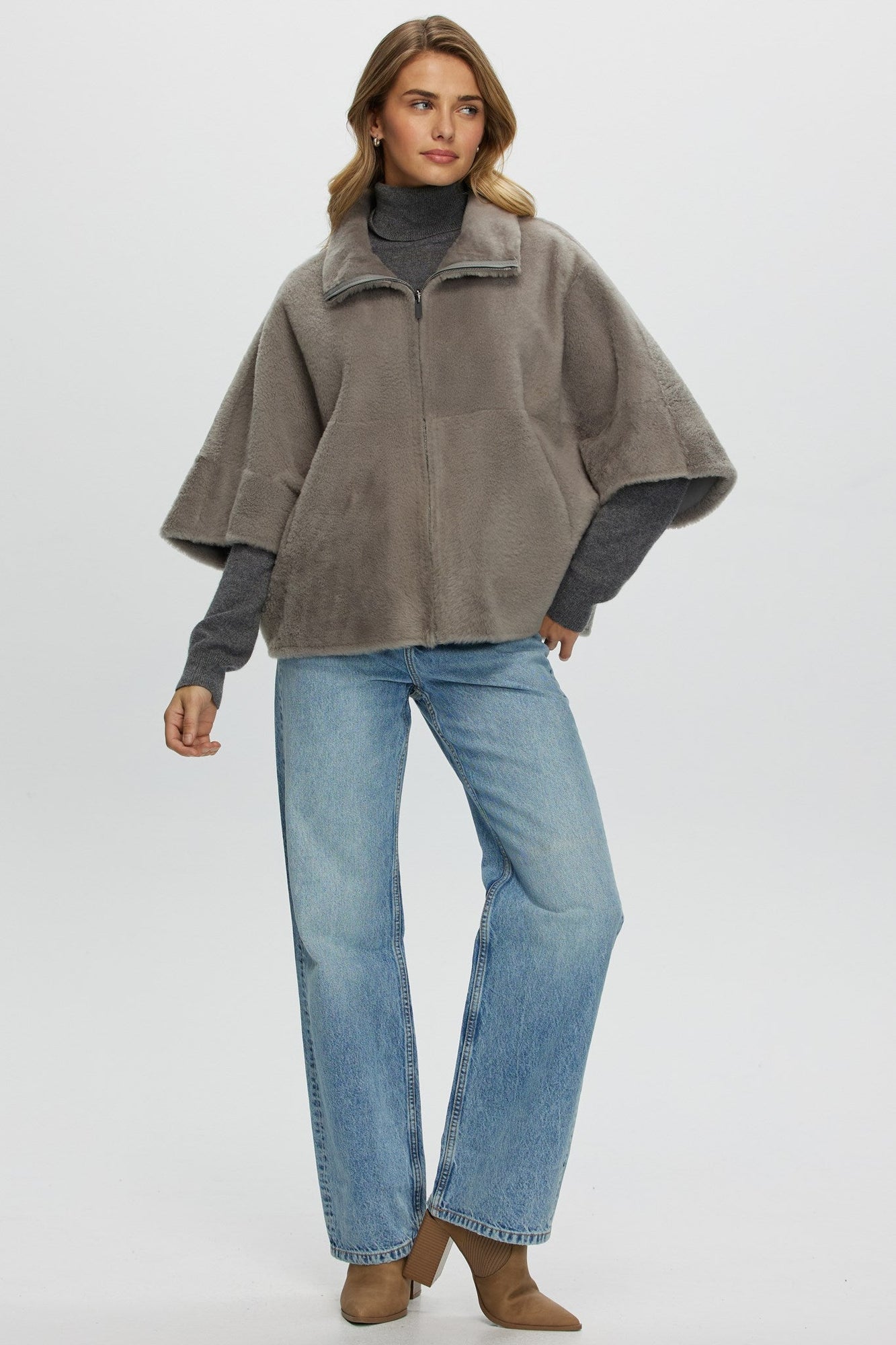 Reversible Shearling Lamb Short Sleeve Zip Cape | Women | Gray