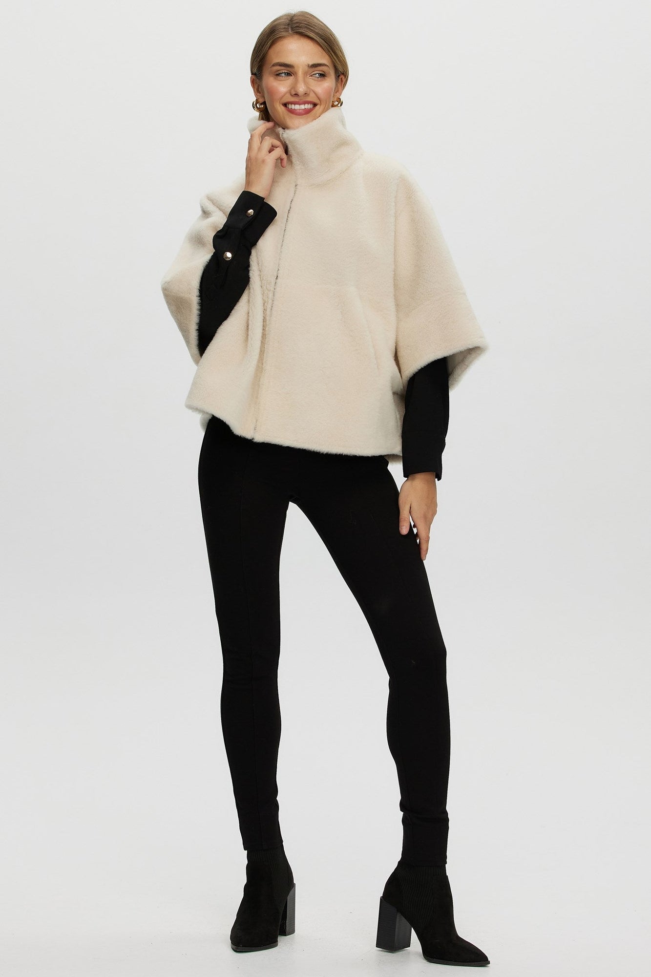 Reversible Shearling Lamb Short Sleeve Zip Cape | Women | Cream