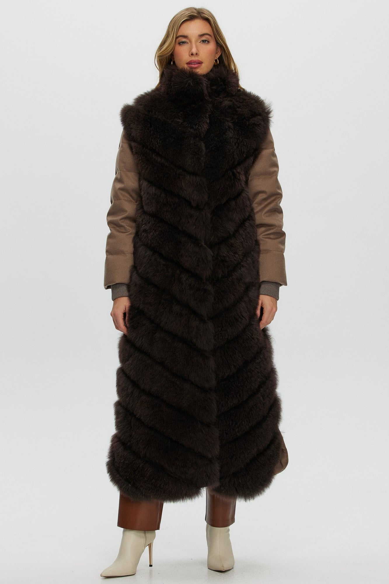 Select Cashmere Goat Diagonal Coat With Loro Piana Cashmere Sleeves And Back | Women | Brown x Brown