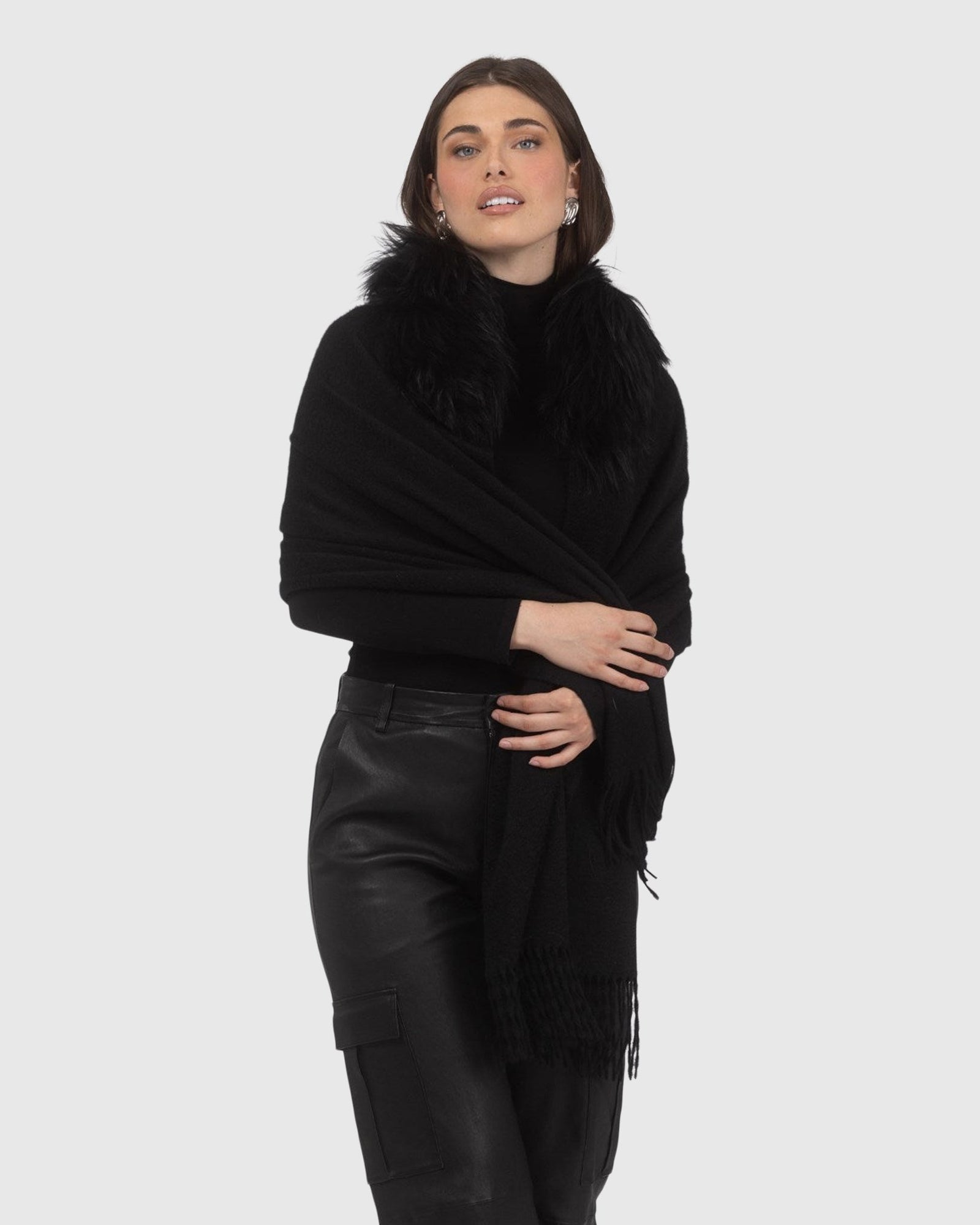 Select Cashmere Stole With Select Lamb Collar | Black