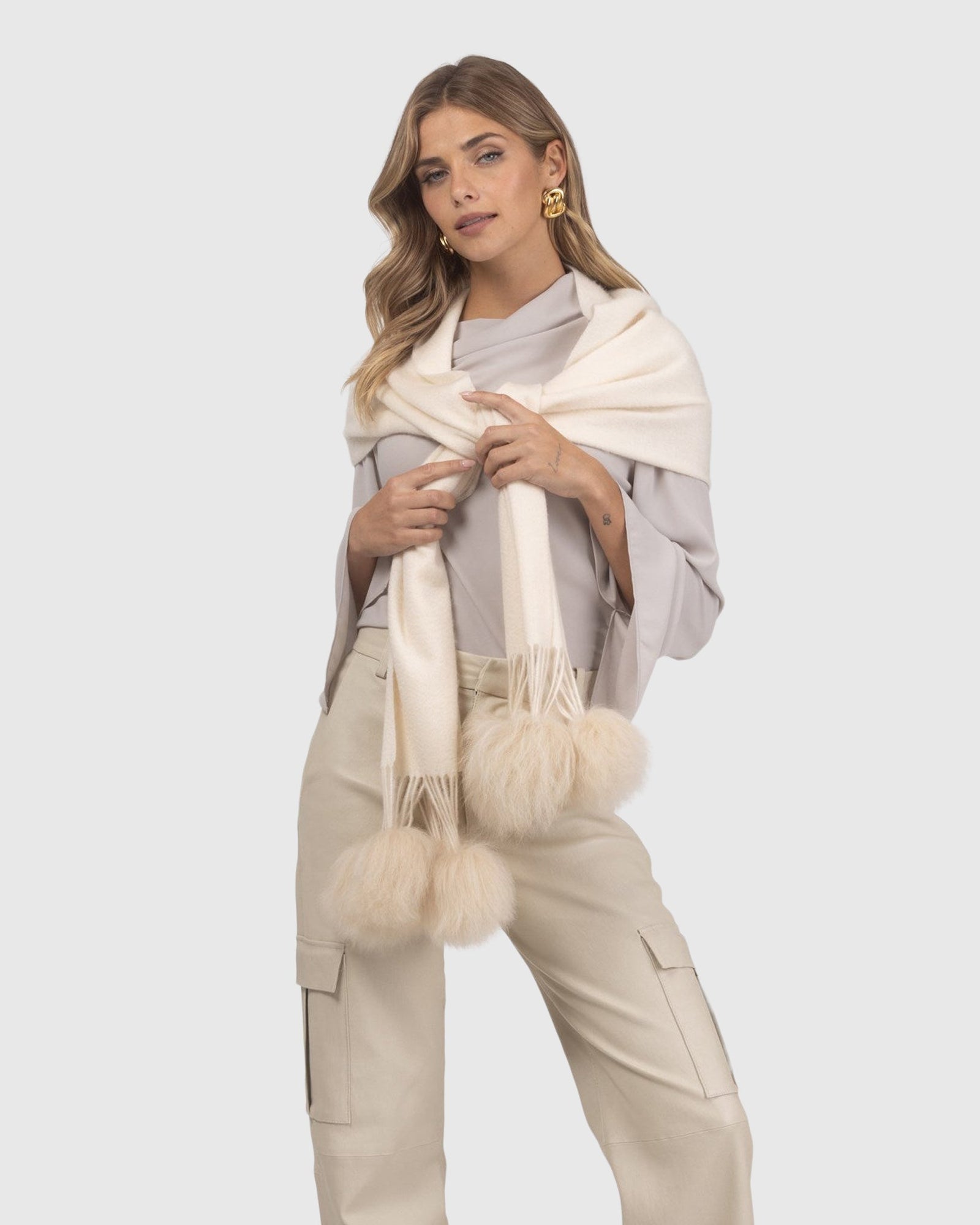 Select Cashmere Stole With Select Lamb Pompoms | Ivory