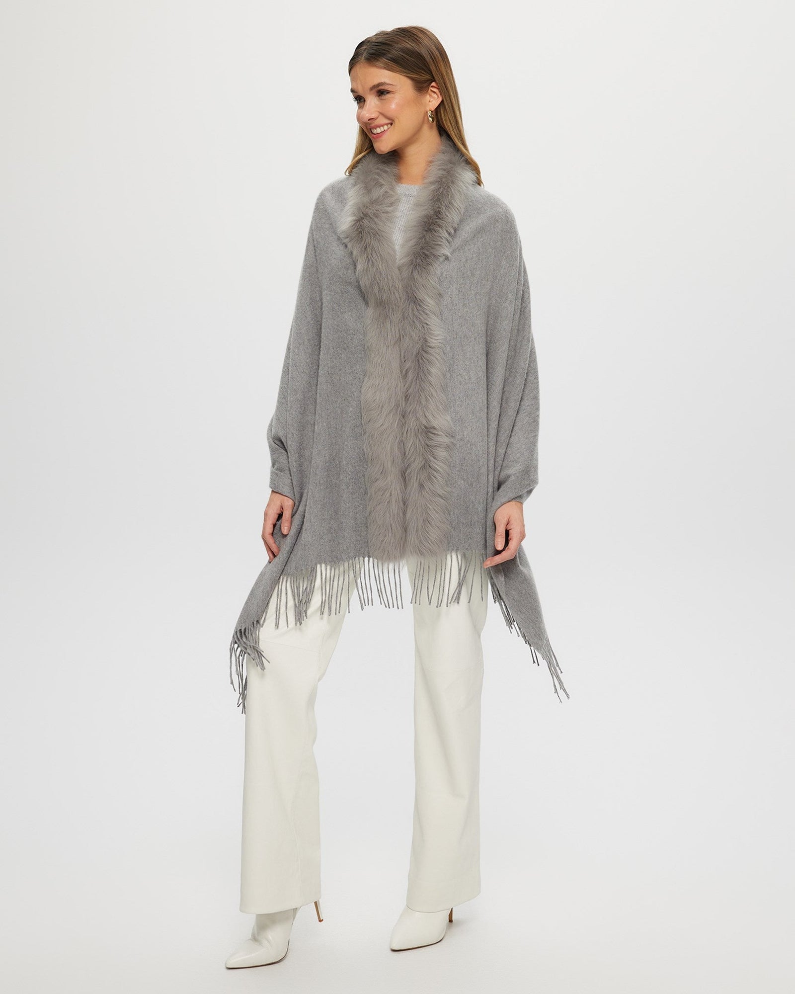 Select Cashmere Stole With Toscana Shearling Lamb Trim | Women | Light Gray