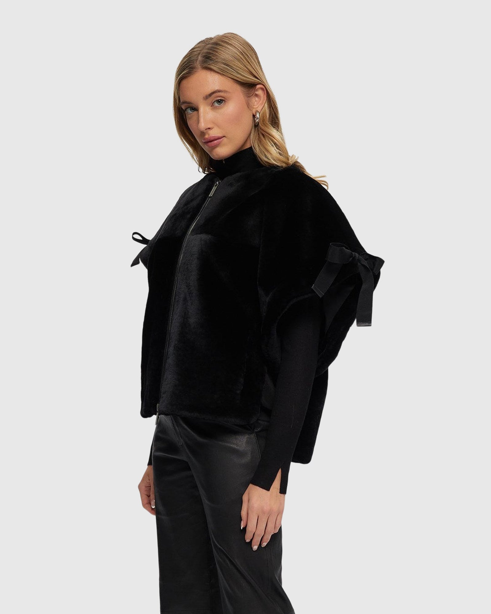 Select Shearling Lamb Collarless Short Sleeve Jacket | Black (V1)
