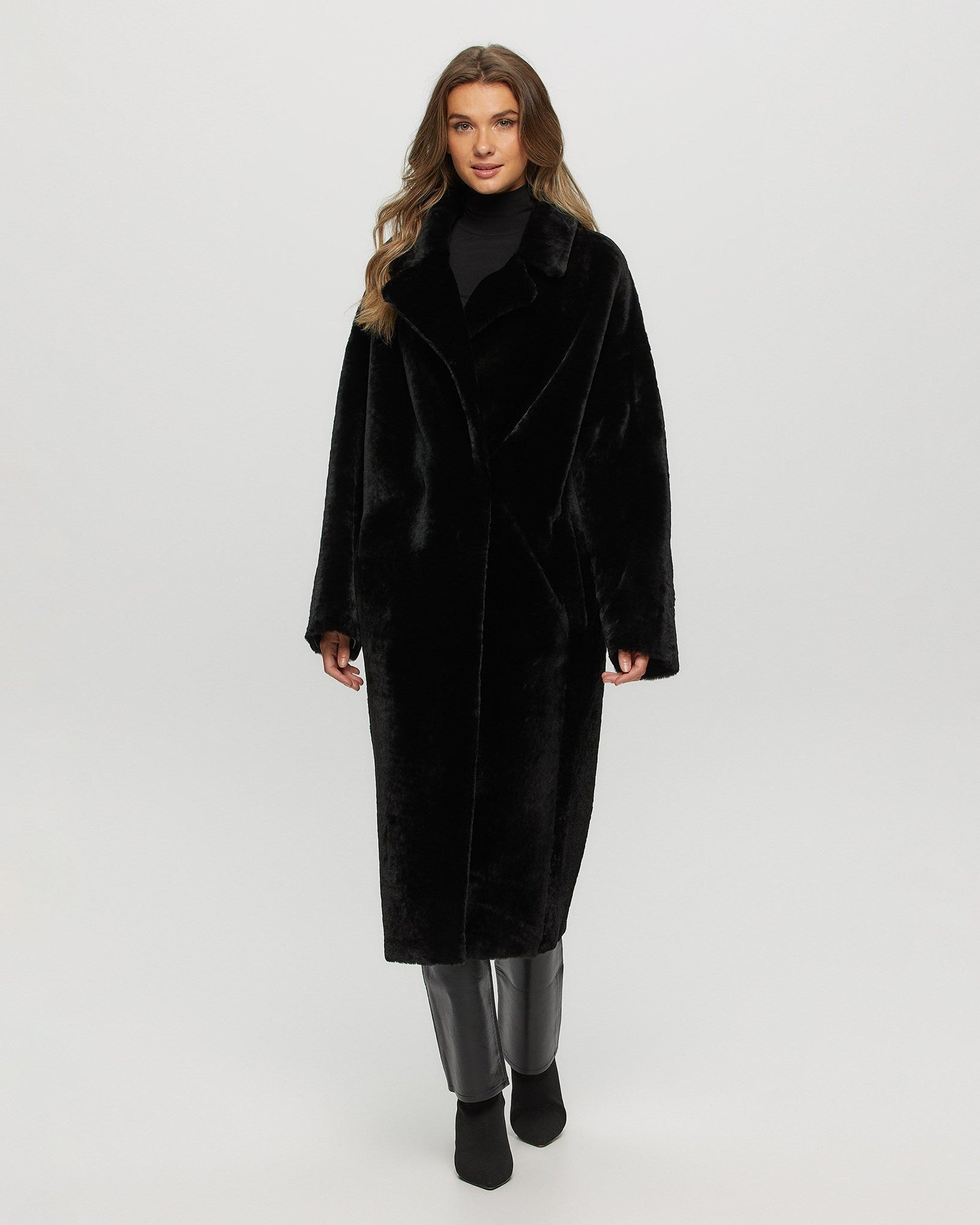 Select Shearling Lamb Short Coat | Women | Black