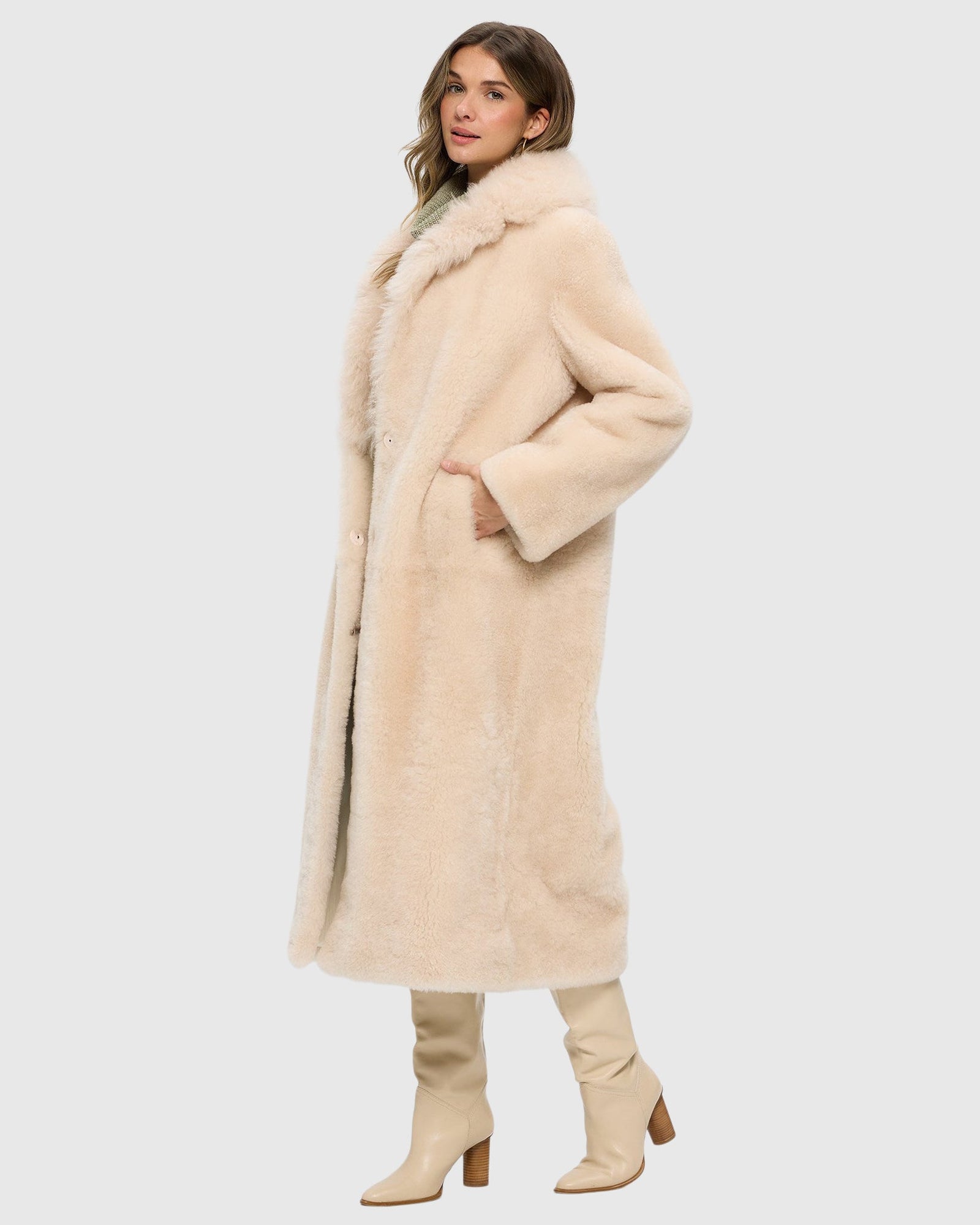 Sheared Select Cashmere Goat Coat With Select Cashmere Goat Collar | Light Beige