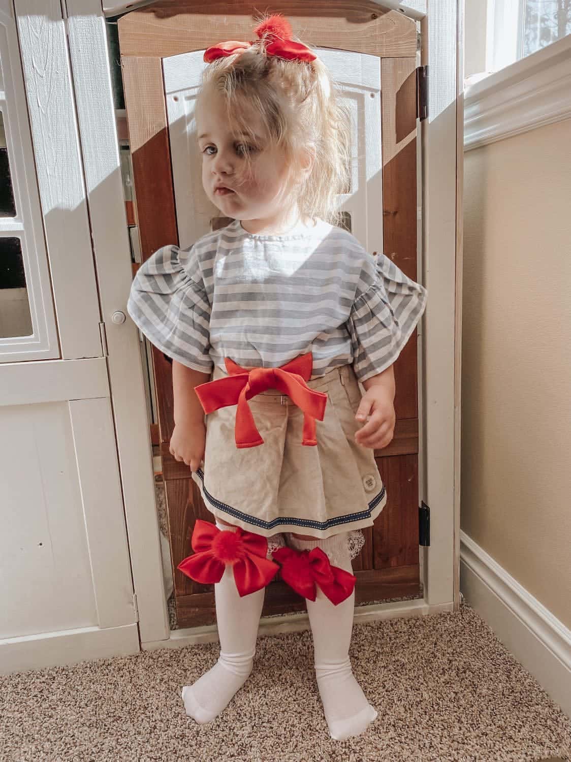 Girl | Lana Ruffle Socks with Poms and Bows Bow | White x Red