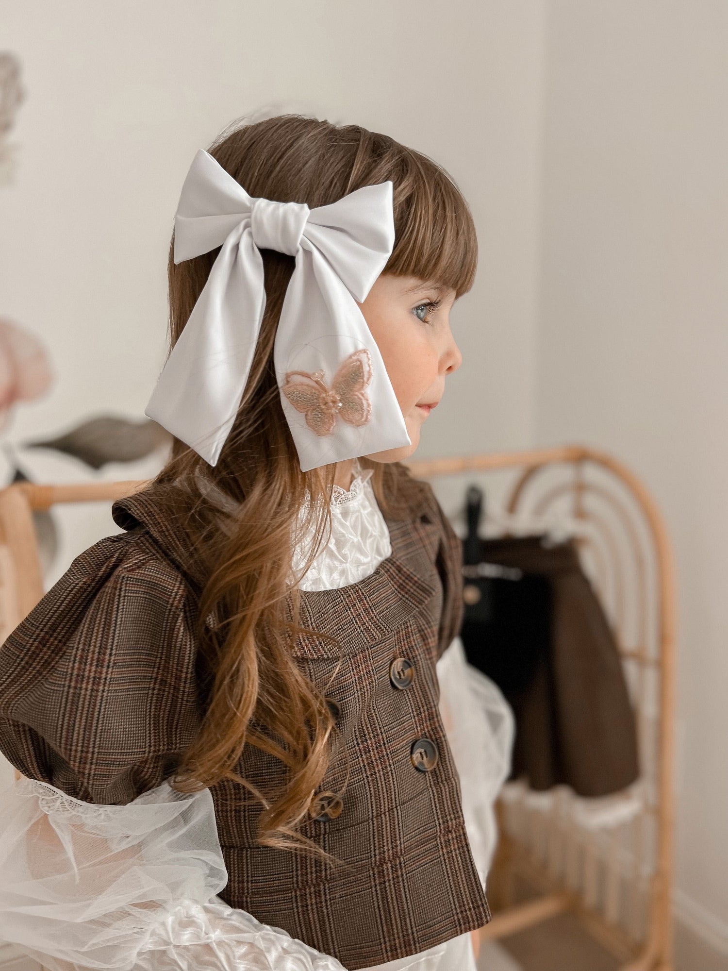 Anise Satin Embroidered Hair Bows | White