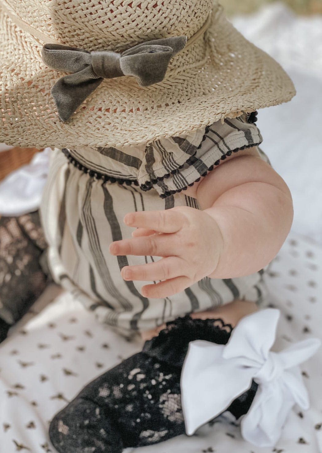 Lola Lace Socks with Satin Bows Bow | Black & White