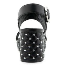 Cameracry | Black Quilted