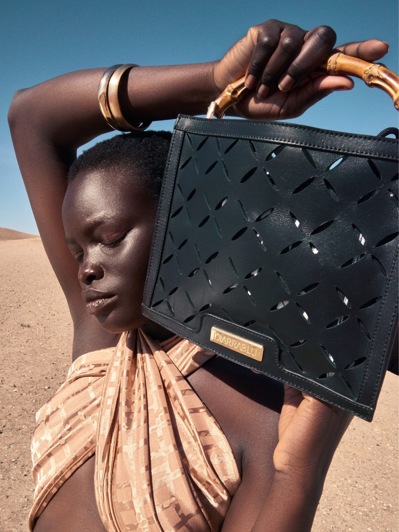 Nuur Bag | Almond Noir