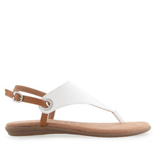 Conclusion Sandal Flat | White Faux Calf
