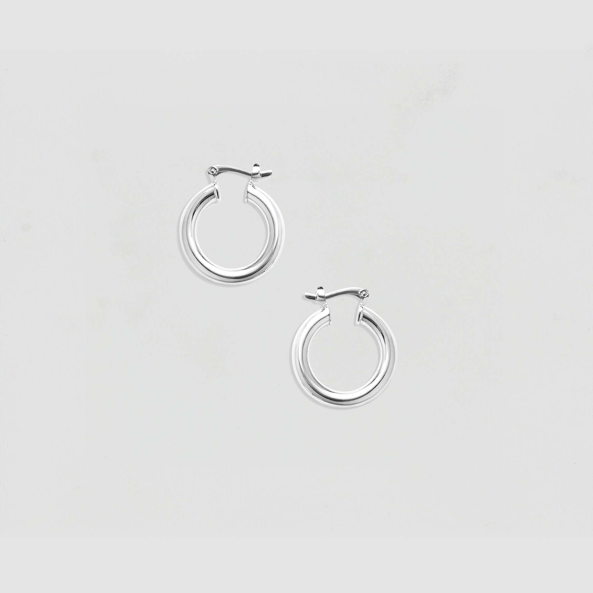 The Medium Ravello Hoops | Silver