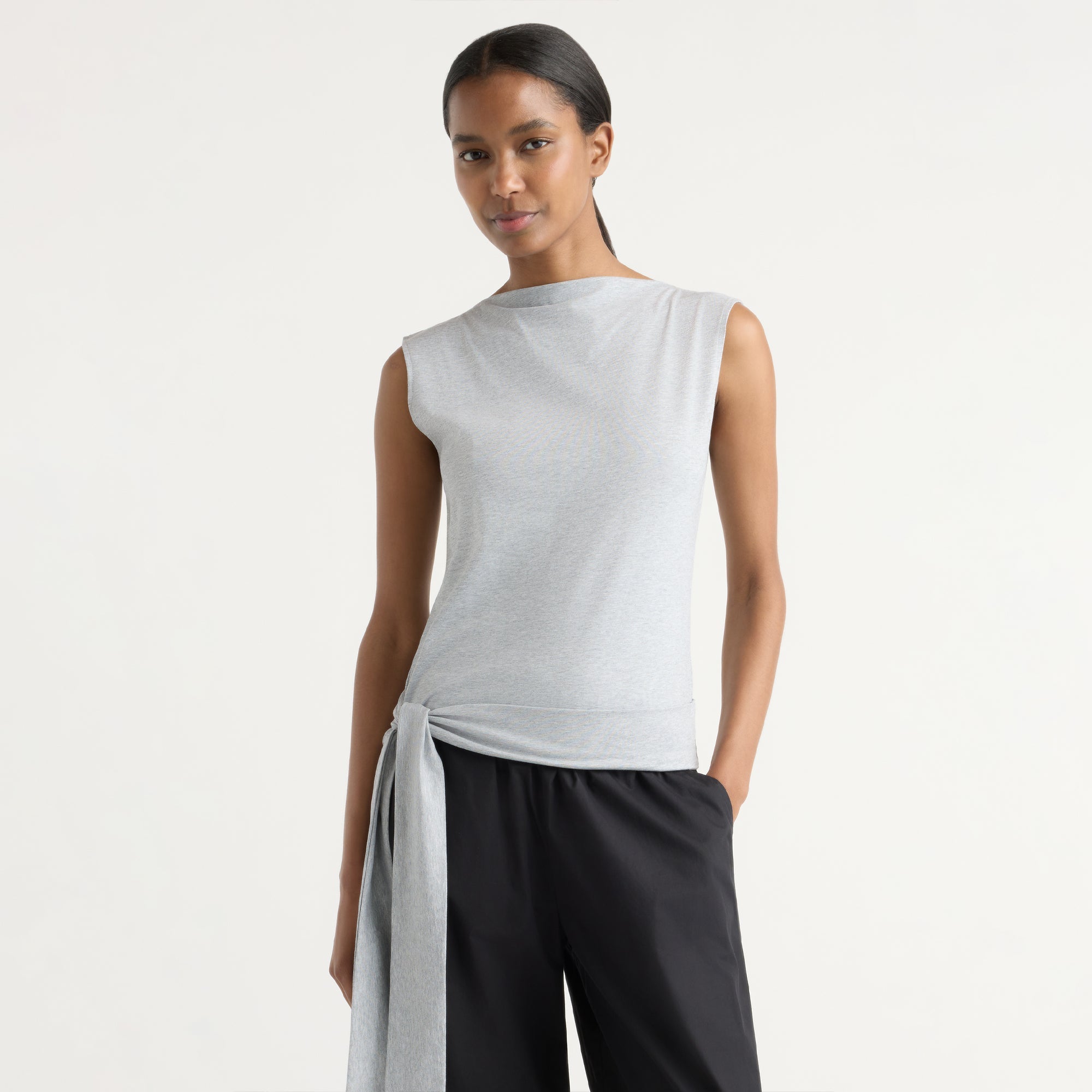Isilda | Sylvia Tie-Hem Slit-Neck Tank in Size Extra Small
