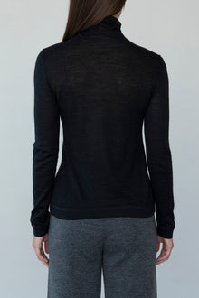 T Neck Pullover | Black