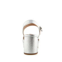 Cosmos Sandal Platform | Silver Metallic Textured Faux Leather