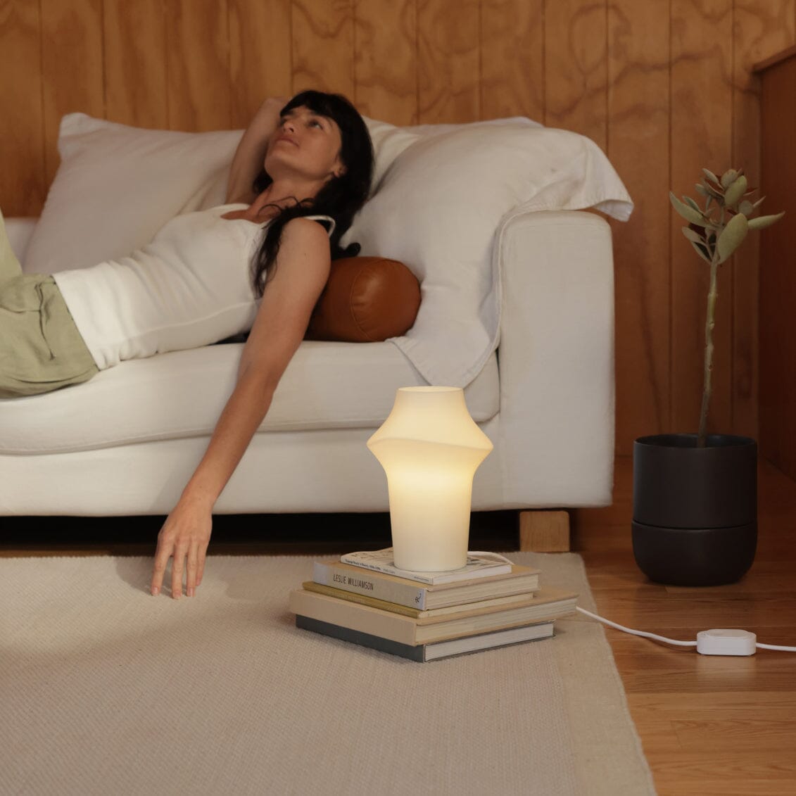 Curve Table Light | Translucent