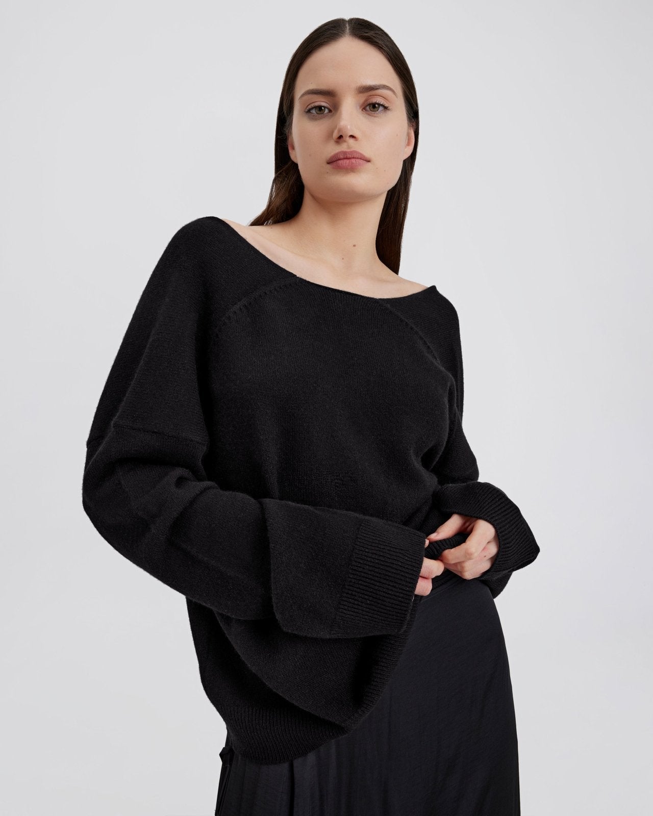 The Lowell Cashmere Sweater - Solid & Striped