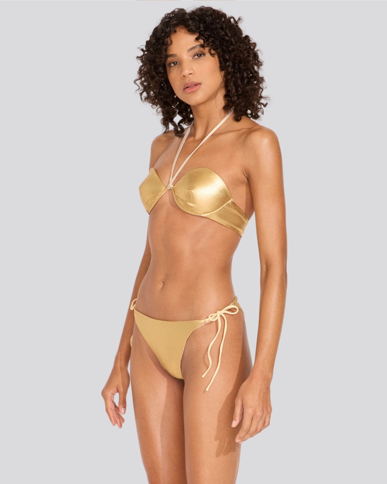 The Pia Bikini Top - Solid & Striped