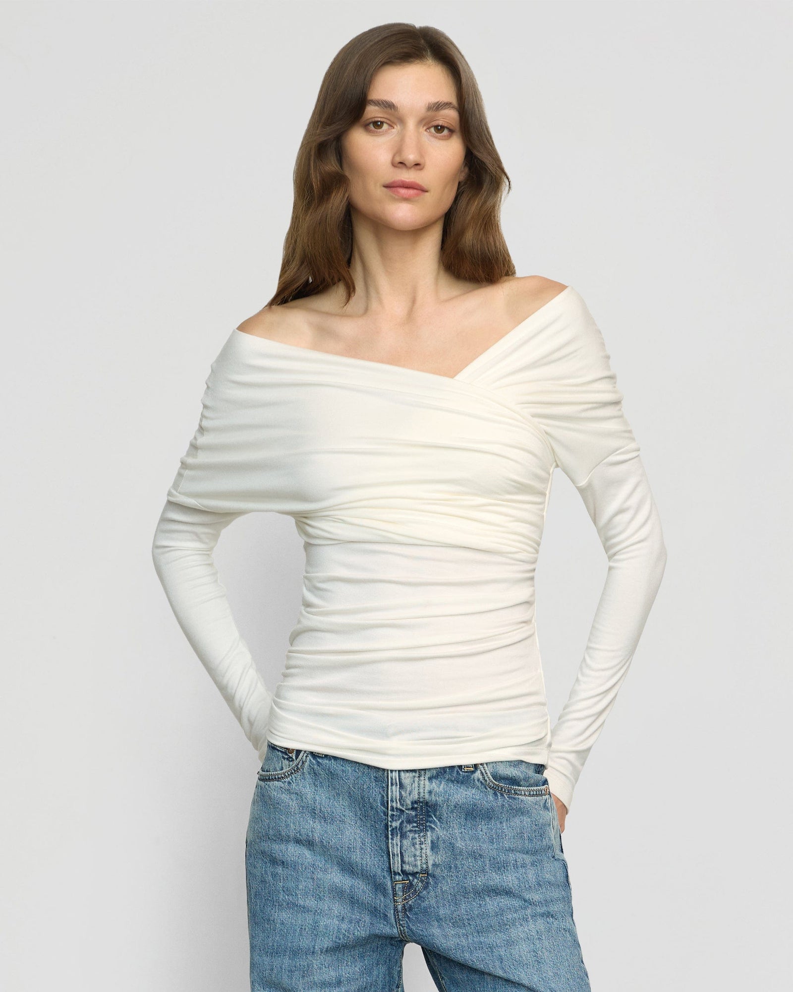 Renee | Theresa Ruched Off-Shoulder Long-Sleeve Tee in size Small