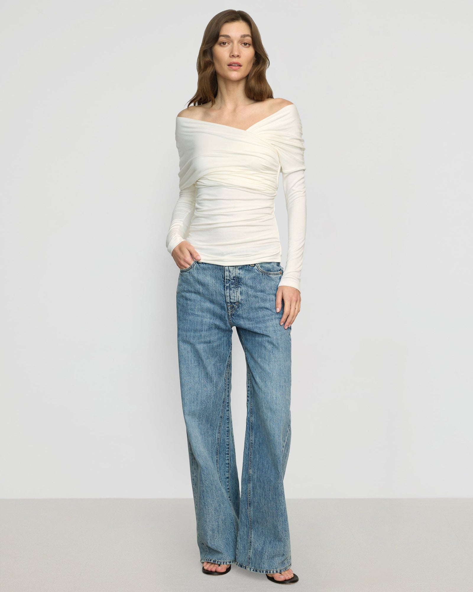 Renee | Theresa Ruched Off-Shoulder Long-Sleeve Tee in size Small