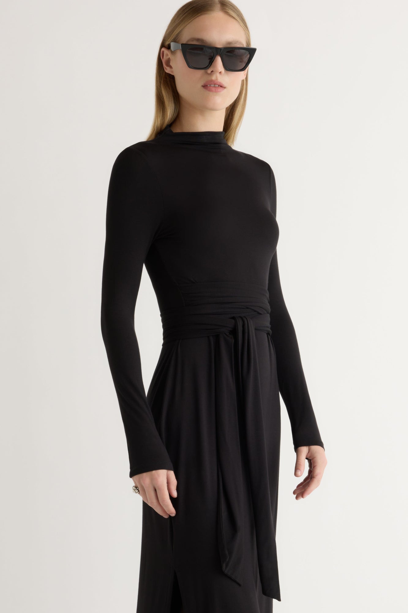 Vero Tie-Front Long-Sleeve Dress | Black