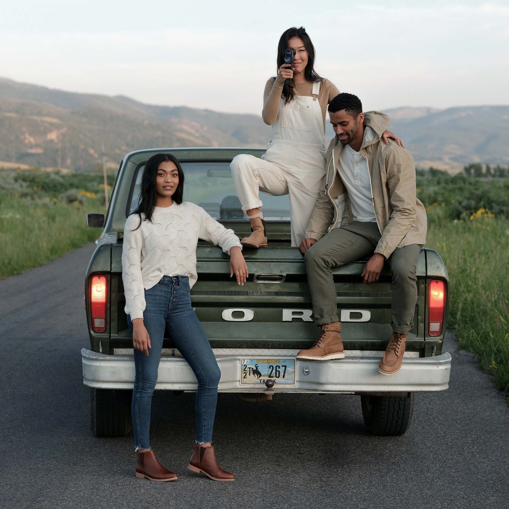 Image 5 of the Everyday Chelsea Boot Brandy on model