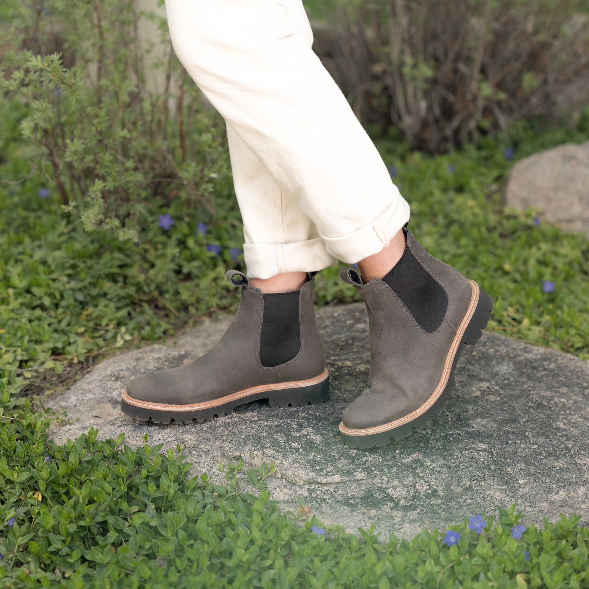 Womens | Go-To Lug Chelsea Boot | Grey
