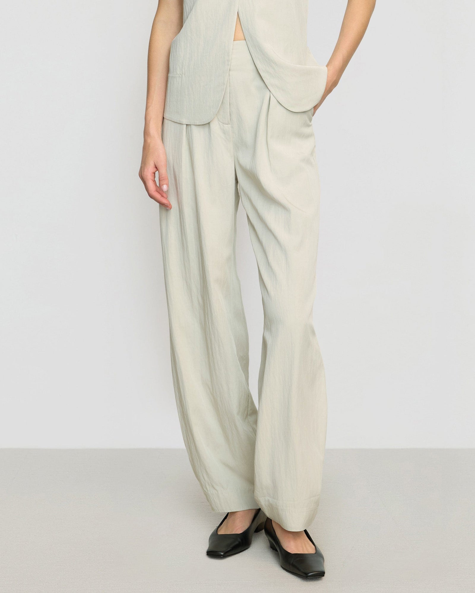 Yan Wide Barrel-Leg Pant | Natural